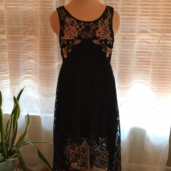 Free People black lace dress with multi colored floral chest Sz 10 bi-level hem - Picture 2 of 11